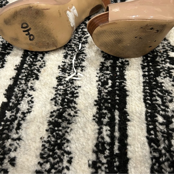 Jessica Simpson Women's Nude Peep Toe Slingback Heels - Picture 4 of 5